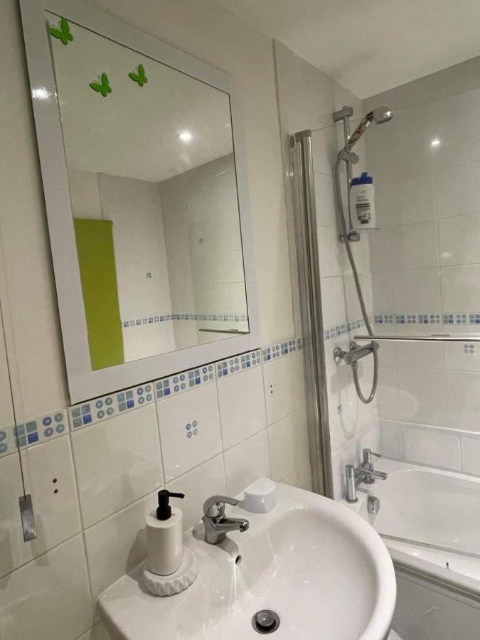 Cozy Homestay Croydon Esterno foto